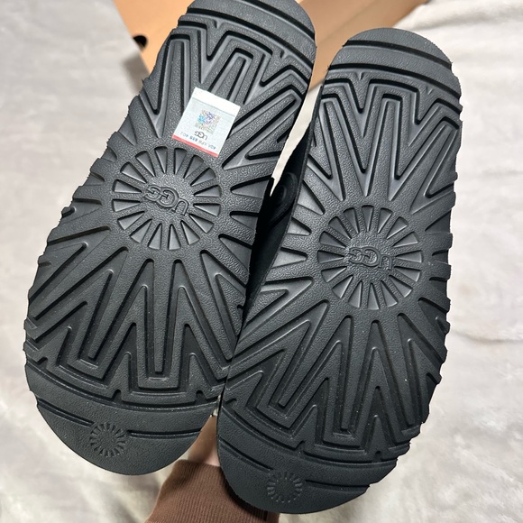 Black UGG Clogs NIB - Picture 3 of 5